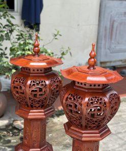 Kết cấu gỗ : Gỗ có kết cấu bền, chắc, rất cứng và nặng. Cả rác và gỗ đều không bao giờ sợ bị mối mọt. Gỗ chứa nhiều tinh dầu nên có mùi hương đặc trưng. Gỗ có những đường vân đẹp và có chiều sâu. Chất gỗ đẹp, thớ gỗ rất nhỏ và mịn.