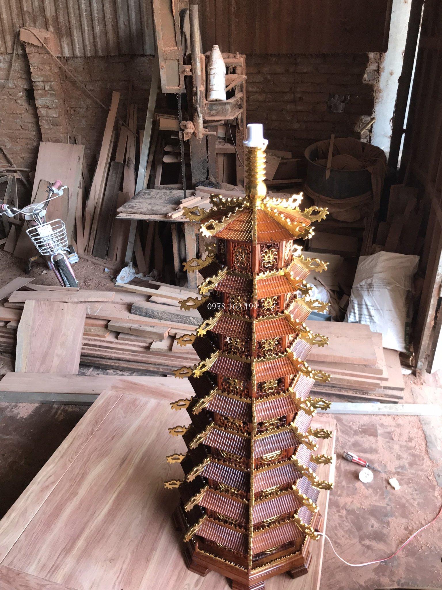 Đèn tháp Văn Xương gỗ hương dát vàng - Ảnh 4