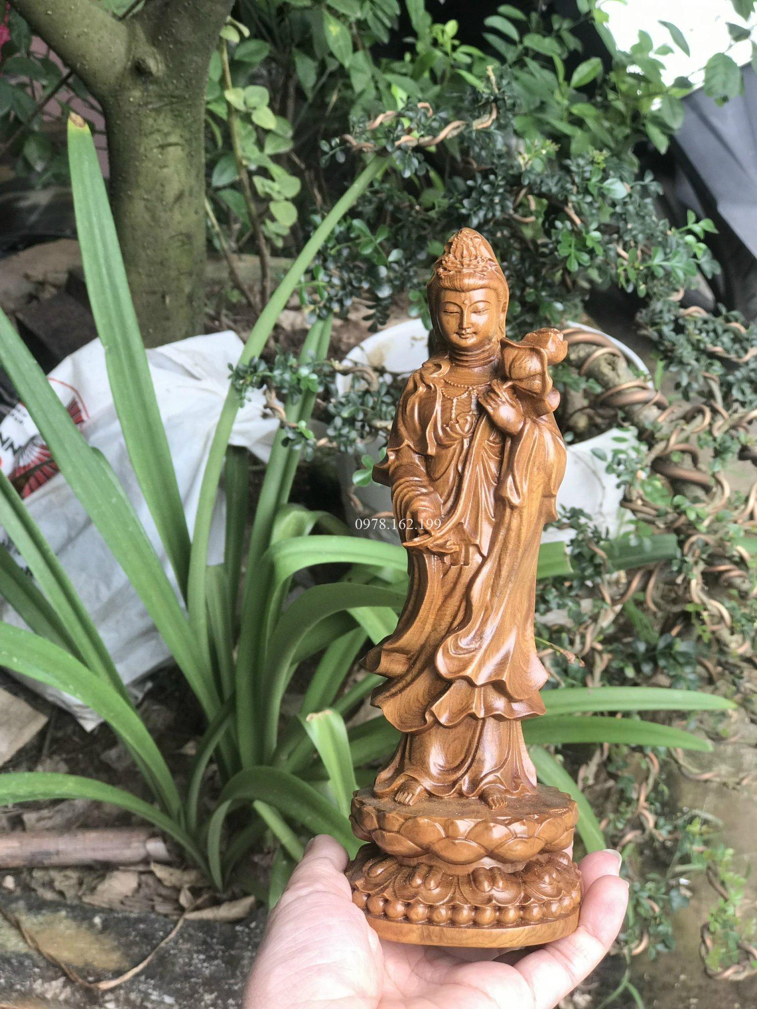 Tượng Quan Âm đứng gỗ bách xanh - Ảnh 7