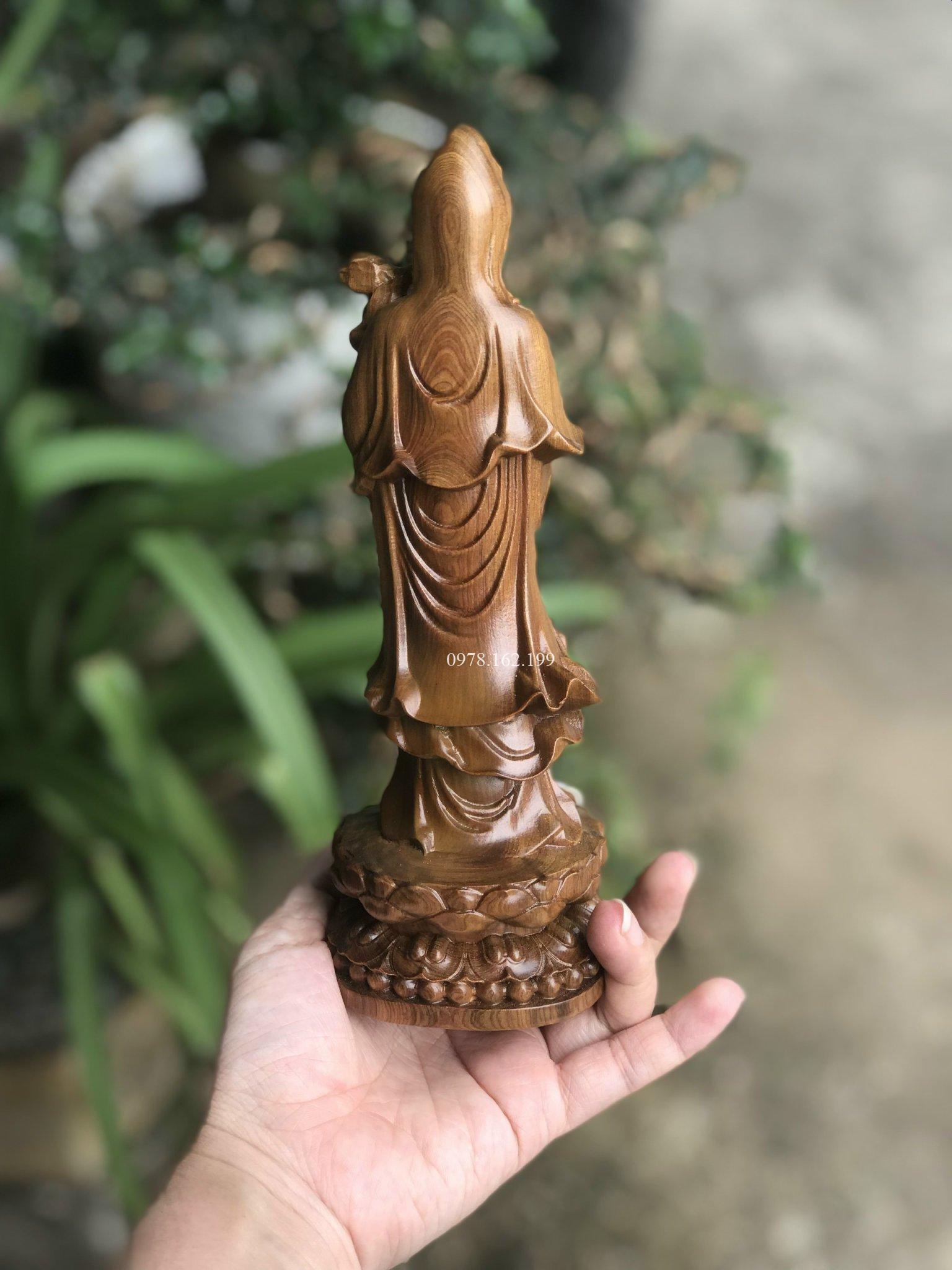 Tượng Quan Âm đứng gỗ bách xanh - Ảnh 4