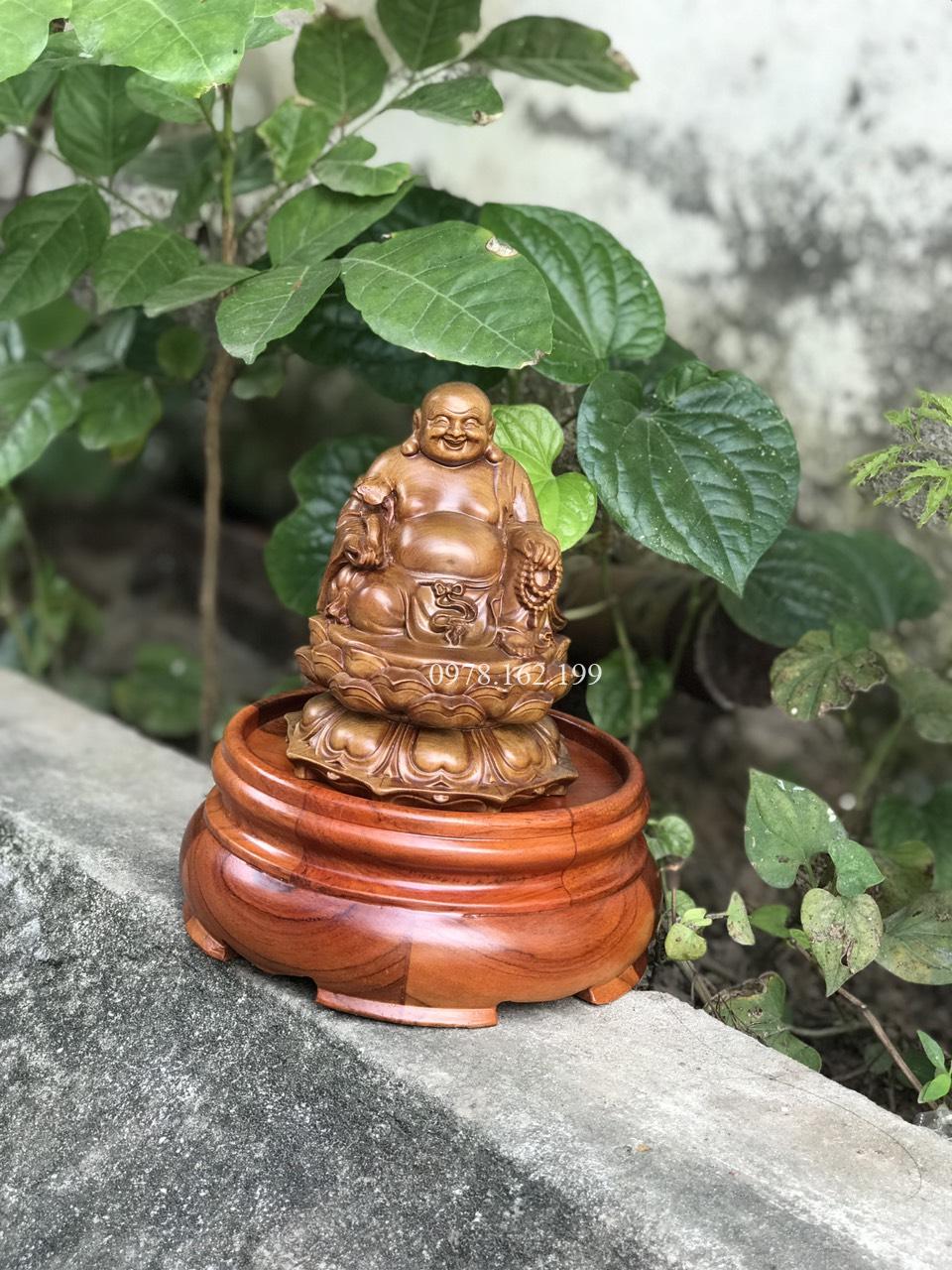Tượng Di Lặc tọa đài sen gỗ bách xanh