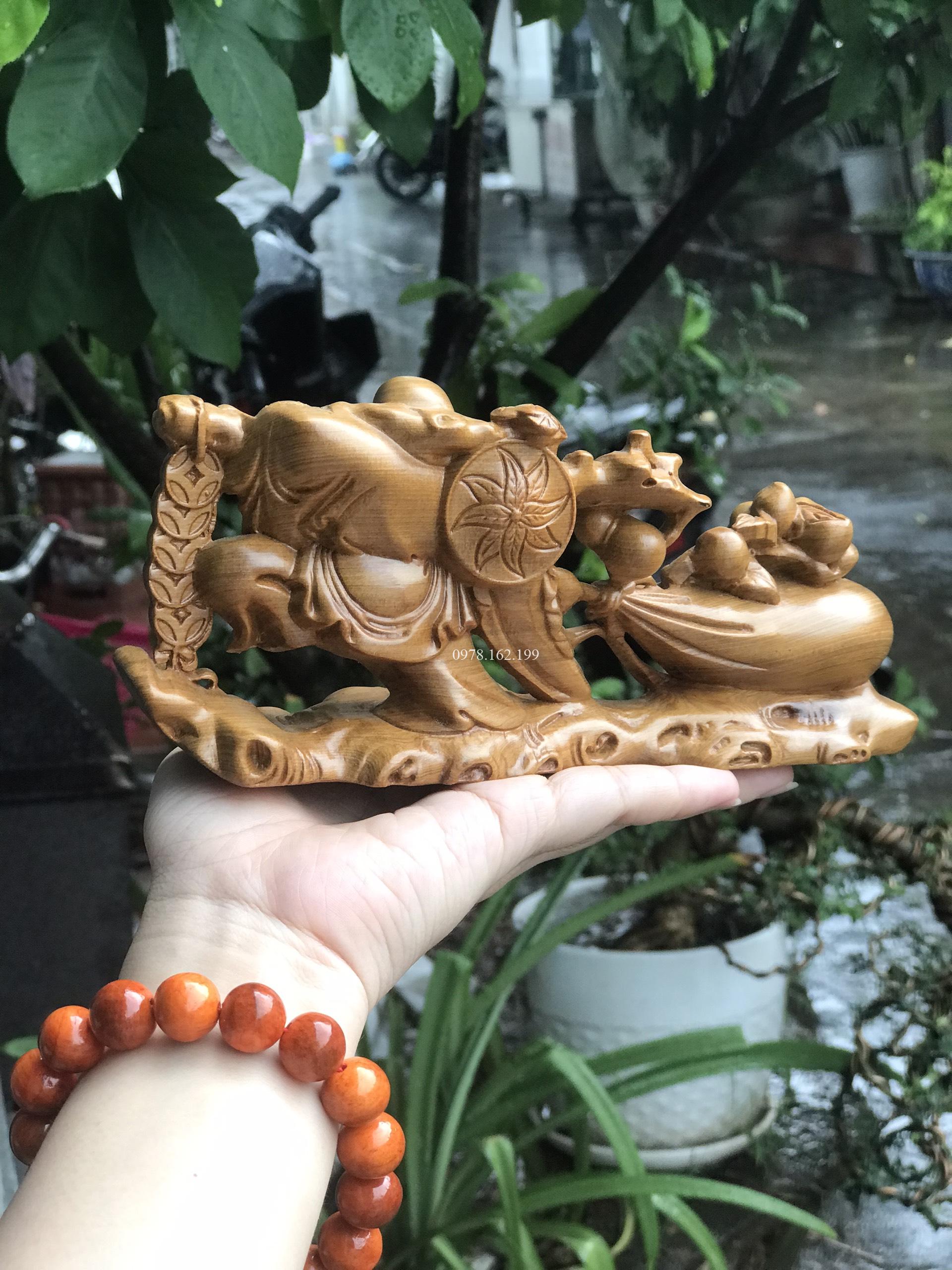 Tượng Di Lặc kéo bao tiền gỗ bách xanh - Ảnh 7