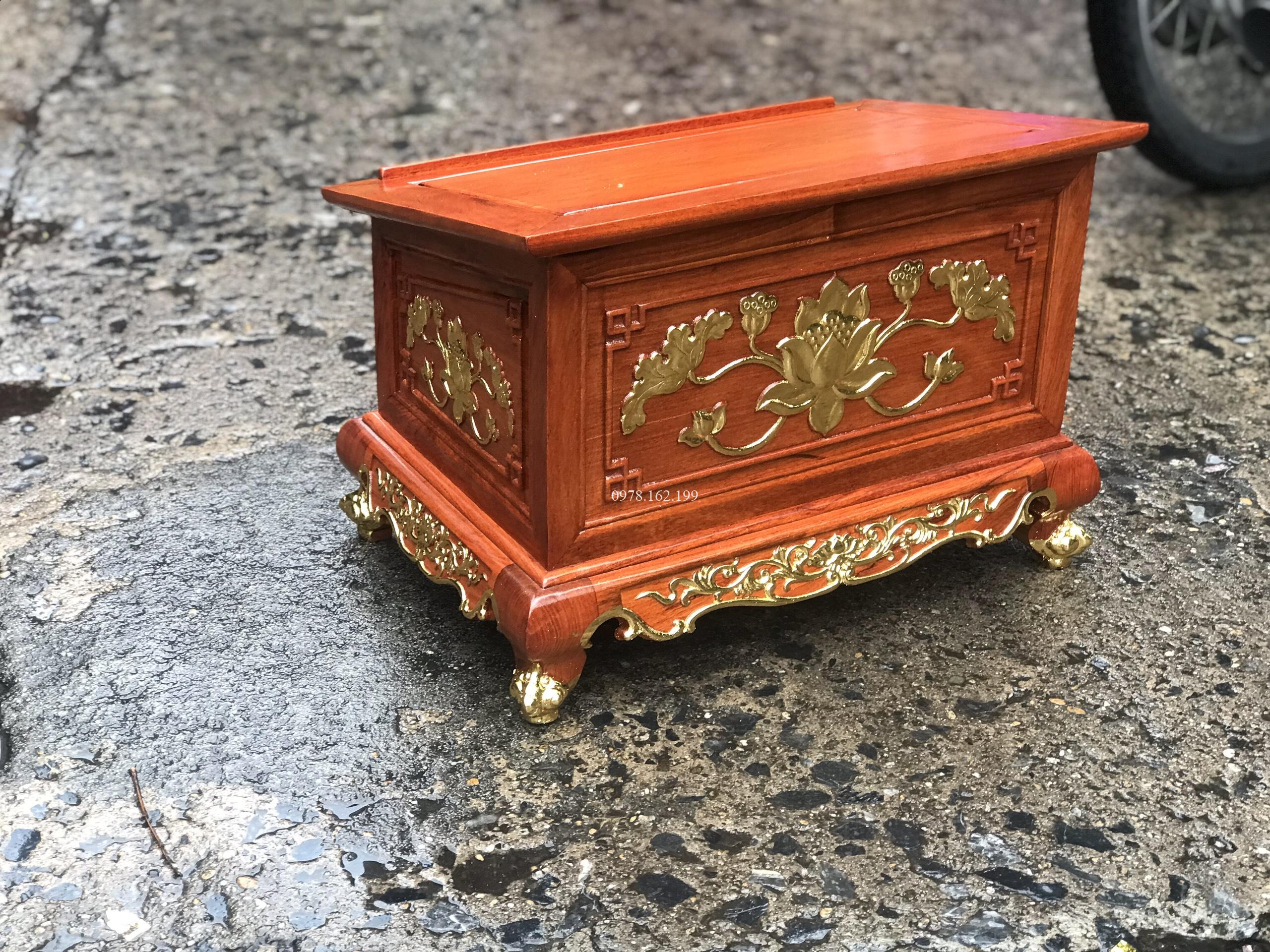 Bàn tụng kinh hoa sen dát vàng gỗ hương MS41 - Ảnh 3