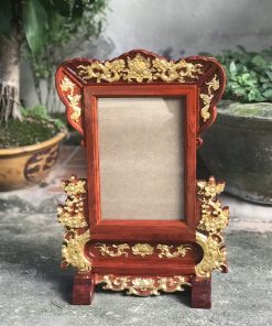 Khung ảnh hoa mai dát vàng
