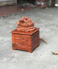 Đôn vuông kê tượng chạm sen