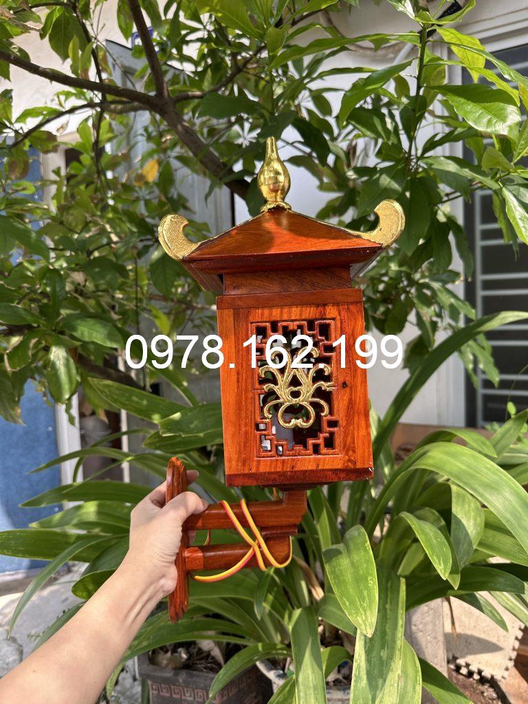 Đèn thờ gắn tường gỗ hương dát vàng