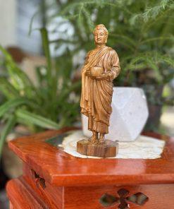 Tượng Ngài Thích Ca khất thực