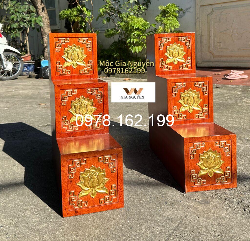 Tam cấp ban thờ thần Tài