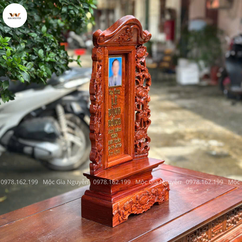 Bài Vị Hoa Sen Gắn Ảnh Chữ Dát Vàng Cao 48cm BA22