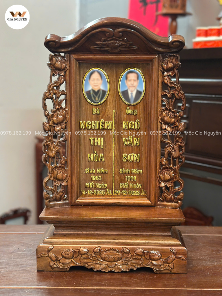 Sen Vị Gỗ Hương Gắn Ảnh Màu Óc Chó Cao 48cm