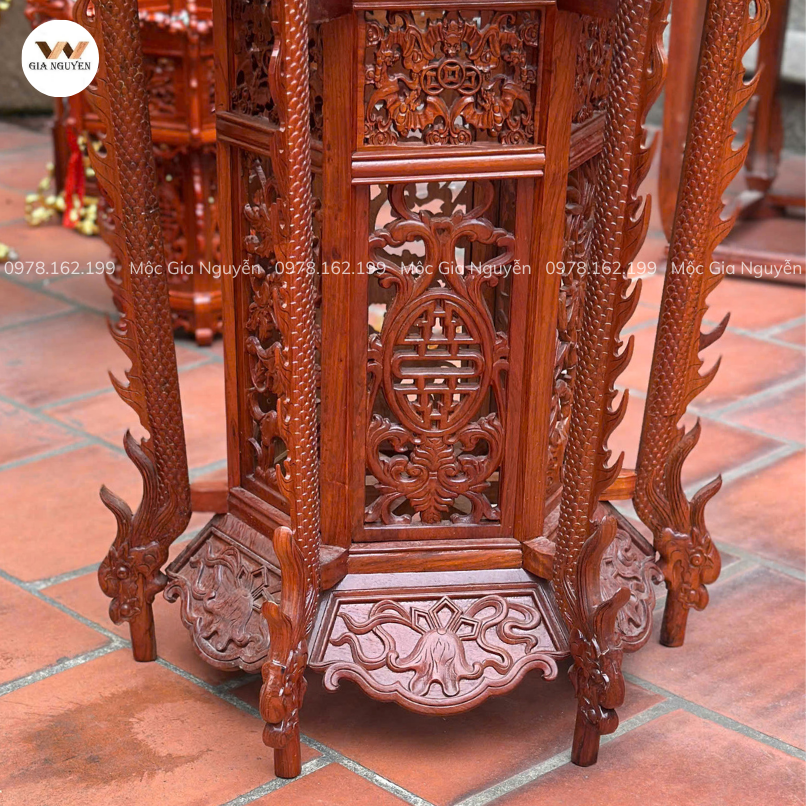 Kiểm tra bề mặt và khe hoa văn đèn lồng gỗ