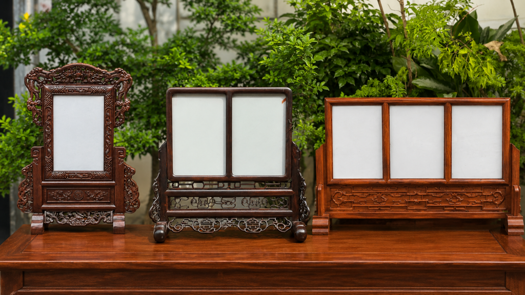 So sánh khung ảnh thờ đơn đôi và ba