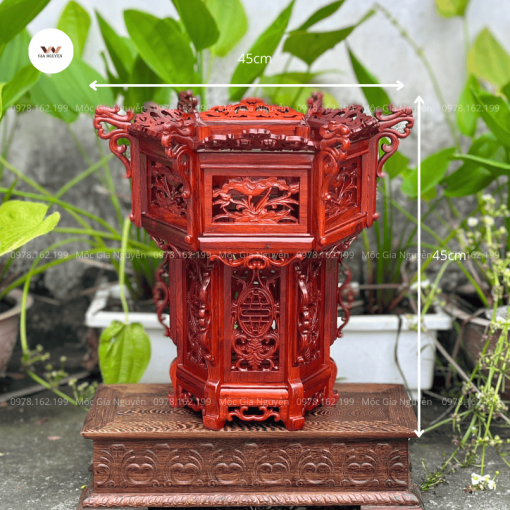 Kích thước đèn lồng gỗ hoa sen phù hợp phòng thờ