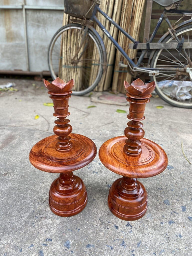 Đèn thờ gỗ hương đẹp cổ điển trang nghiêm