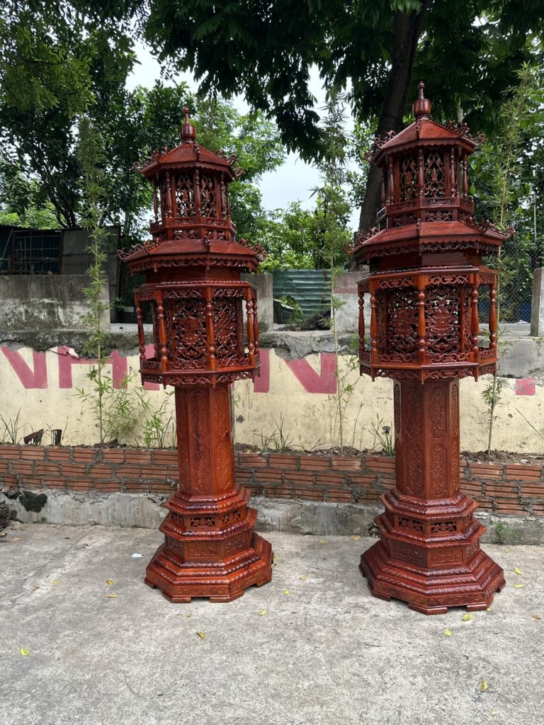 Đèn thờ gỗ hương không mặt kính chạm hoa văn